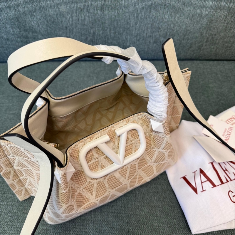 Va1e*ntin0 shopping bag